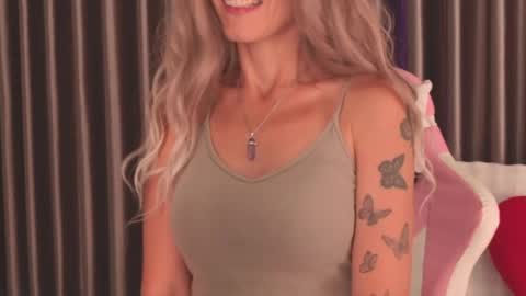 Katarina online show from April 15, 2026, 10:33 am