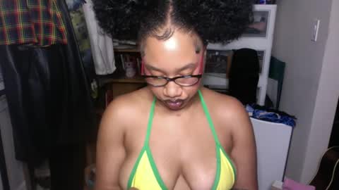 Snapshot of goddessdaisysky chatting on September 26, 2025, 2:26 am Goddess Daisy Sky online show from September 26, 2025, 2:26 am