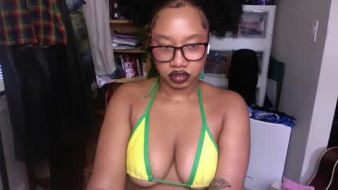 Snapshot of goddessdaisysky chatting on September 26, 2025, 4:55 pm Goddess Daisy Sky online show from September 26, 2025, 4:55 pm