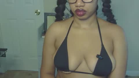Snapshot of goddessdaisysky chatting on October 16, 2025, 7:04 pm Goddess Daisy Sky online show from October 16, 2025, 7:04 pm