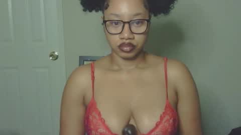 Snapshot of goddessdaisysky chatting on October 22, 2025, 1:06 am Goddess Daisy Sky online show from October 22, 2025, 1:06 am