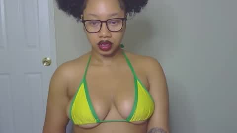 Snapshot of goddessdaisysky chatting on October 25, 2025, 5:40 pm Goddess Daisy Sky online show from October 25, 2025, 5:40 pm