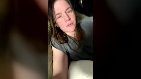 Snapshot of goddessdeezy chatting on December 20, 2025, 4:19 am goddessdeezy online show from December 20, 2025, 4:19 am