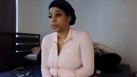 goddessdiiamond online show from April 13, 2026, 8:25 pm