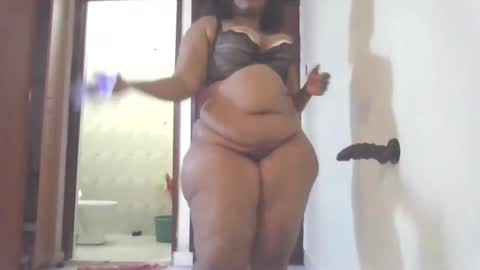 Snapshot of goddessebon chatting on December 16, 2024, 2:49 pm shasha big online show from December 16, 2024, 2:49 pm