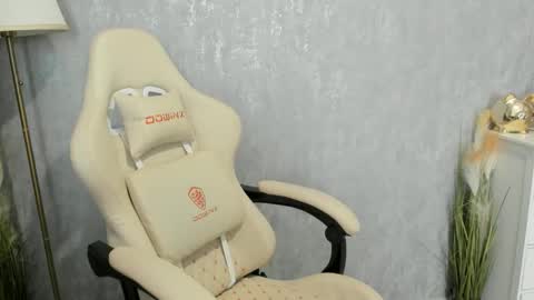 Snapshot of goddessmiaa chatting on September 30, 2025, 8:52 am Mistress online show from September 30, 2025, 8:52 am