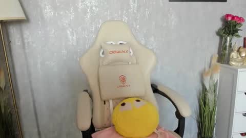 Snapshot of goddessmiaa chatting on October 25, 2025, 7:38 am Mistress online show from October 25, 2025, 7:38 am