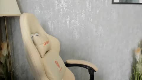 Snapshot of goddessmiaa chatting on October 28, 2025, 9:02 am Mistress online show from October 28, 2025, 9:02 am