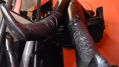 GODDESS MIDNIGHT online show from November 20, 2025, 7:02 pm