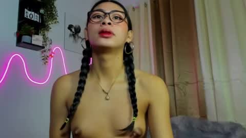 Kyla and Nian online show from February 11, 2026, 1:43 am