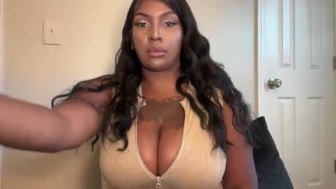 Crazzyboutrain online show from October 13, 2025, 10:10 pm