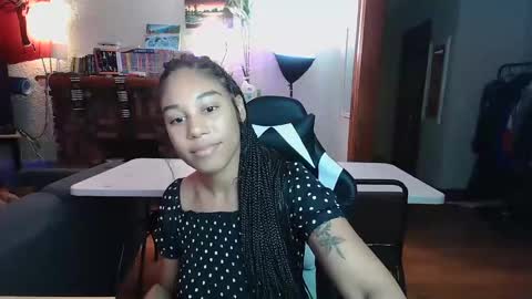 Snapshot of goddesstinaruiz chatting on January 16, 2025, 12:02 am Goddess Tina 3 online show from January 16, 2025, 12:02 am