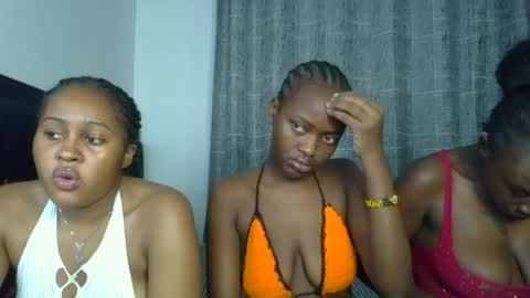Snapshot of godess_lunah chatting on June 13, 2026, 5:33 pm godess_lunah online show from June 13, 2026, 5:33 pm