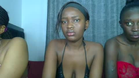 Snapshot of godess_lunah chatting on June 22, 2026, 5:15 am godess_lunah online show from June 22, 2026, 5:15 am