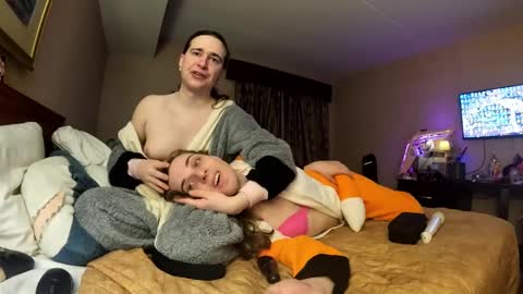 Snapshot of goldberrys_fruits chatting on February 24, 2025, 12:09 am Goldberrys Fruits online show from February 24, 2025, 12:09 am