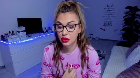 Nicole.. online show from January 11, 2025, 5:10 am