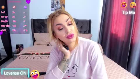 Snapshot of golddivine00 chatting on February 22, 2026, 8:35 am Nicole.. online show from February 22, 2026, 8:35 am