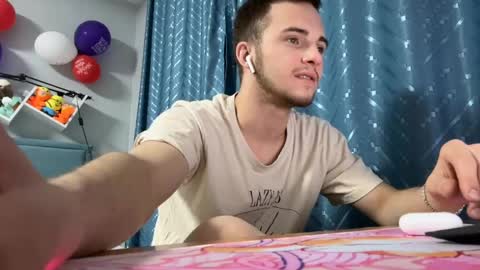 Golden boyyy21 online show from March 1, 2025, 1:43 am