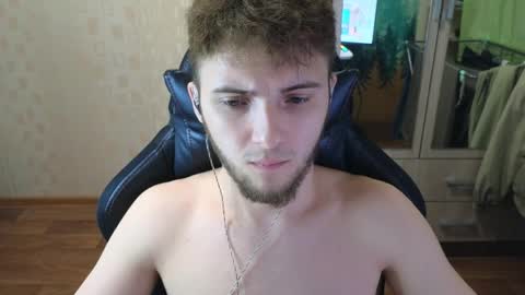 Golden boyyy21 online show from April 8, 2026, 4:51 pm