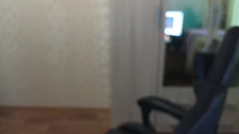 Golden boyyy21 online show from April 9, 2026, 1:27 pm