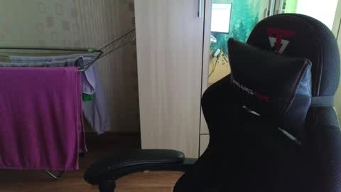 Golden boyyy21 online show from April 10, 2026, 2:44 pm