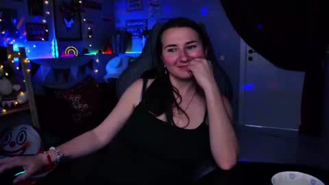 Snapshot of golden_dragones chatting on July 5, 2026, 8:27 pm Gloria online show from July 5, 2026, 8:27 pm