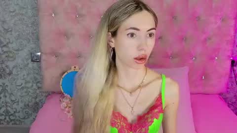 Snapshot of golden_girl__ chatting on June 28, 2026, 1:55 am golden girl online show from June 28, 2026, 1:55 am