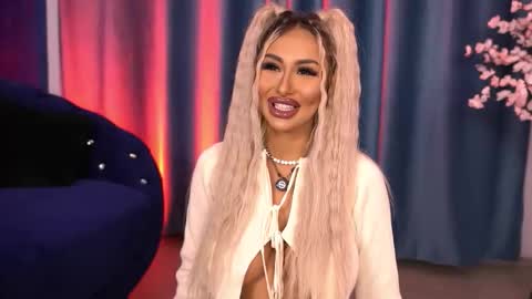 GoldenAmberX online show from November 21, 2025, 6:12 am