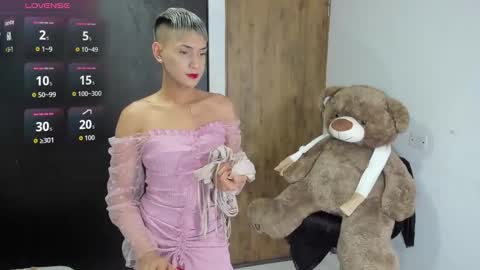 Snapshot of goldenangels1 chatting on October 31, 2025, 9:27 pm goldenangels1 online show from October 31, 2025, 9:27 pm