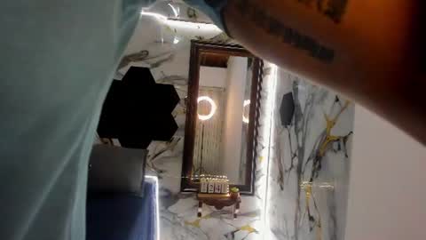Snapshot of goldendesirexx_ chatting on June 26, 2026, 6:01 pm Golden online show from June 26, 2026, 6:01 pm