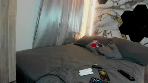 Snapshot of goldendesirexx_ chatting on June 29, 2026, 6:52 pm Golden online show from June 29, 2026, 6:52 pm