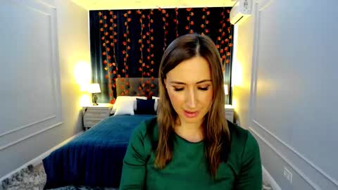 Snapshot of goldenlighte chatting on November 16, 2025, 11:49 am Olivia online show from November 16, 2025, 11:49 am