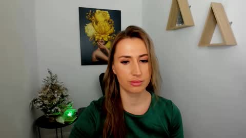 Snapshot of goldenlighte chatting on December 3, 2025, 10:13 am Olivia online show from December 3, 2025, 10:13 am