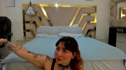 goldentemptation_ online show from April 8, 2026, 1:11 pm