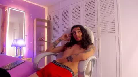 Snapshot of goldentemptation_ chatting on June 18, 2026, 7:40 pm goldentemptation_ online show from June 18, 2026, 7:40 pm