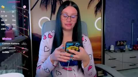 Snapshot of goldenwitchx chatting on September 30, 2025, 5:23 am Polina online show from September 30, 2025, 5:23 am