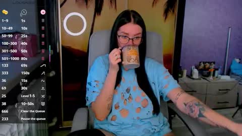 Snapshot of goldenwitchx chatting on November 6, 2025, 6:03 am Polina online show from November 6, 2025, 6:03 am