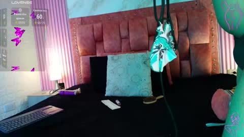 goldilockss15 online show from November 5, 2025, 3:17 am