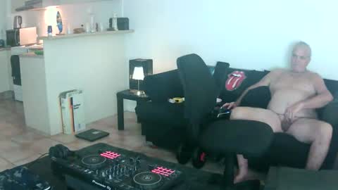 goldyguy011 online show from May 19, 2026, 12:38 am
