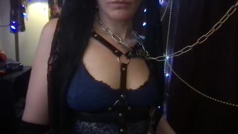 Snapshot of goldynsilvyrempress chatting on May 12, 2026, 2:30 am goldynsilvyrempress online show from May 12, 2026, 2:30 am