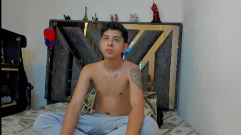 Snapshot of gomez_c_ chatting on July 1, 2026, 12:07 pm gomez_c_ online show from July 1, 2026, 12:07 pm