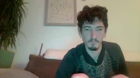 Snapshot of gon835 chatting on December 16, 2025, 7:52 pm Gon835 online show from December 16, 2025, 7:52 pm