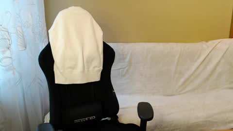Elizabeth Effie online show from May 6, 2026, 3:39 pm