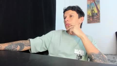 Snapshot of goodboy69i chatting on February 21, 2025, 10:04 pm goodboy69i online show from February 21, 2025, 10:04 pm