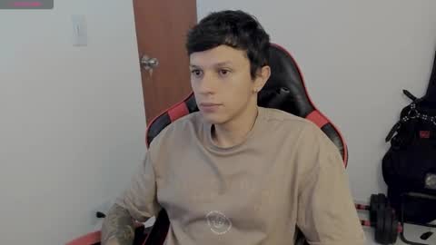 Snapshot of goodboy69i chatting on October 3, 2025, 12:02 pm goodboy69i online show from October 3, 2025, 12:02 pm