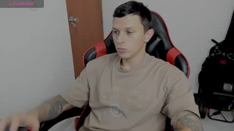 Snapshot of goodboy69i chatting on November 10, 2025, 12:20 am goodboy69i online show from November 10, 2025, 12:20 am