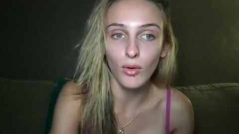goodgirlliv online show from October 4, 2025, 1:47 am