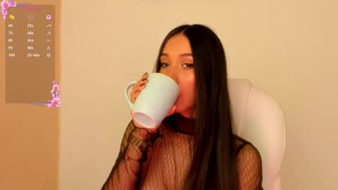 Snapshot of gorgeous_brunette chatting on September 11, 2025, 8:03 am Rose online show from September 11, 2025, 8:03 am