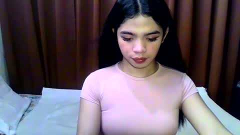 gorgeouspinay_gwen online show from April 11, 2026, 1:32 am