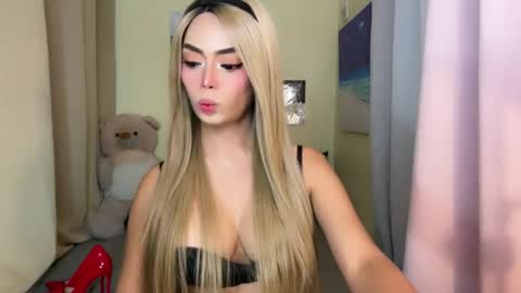 Snapshot of gorgeoustransgirl chatting on February 5, 2026, 12:32 pm Emmy online show from February 5, 2026, 12:32 pm